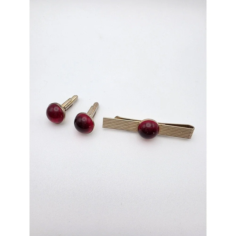 Vintage SWANK Cufflinks & Tie Clip Bar Set Blood Red Lucite Round Gold Tone Mens